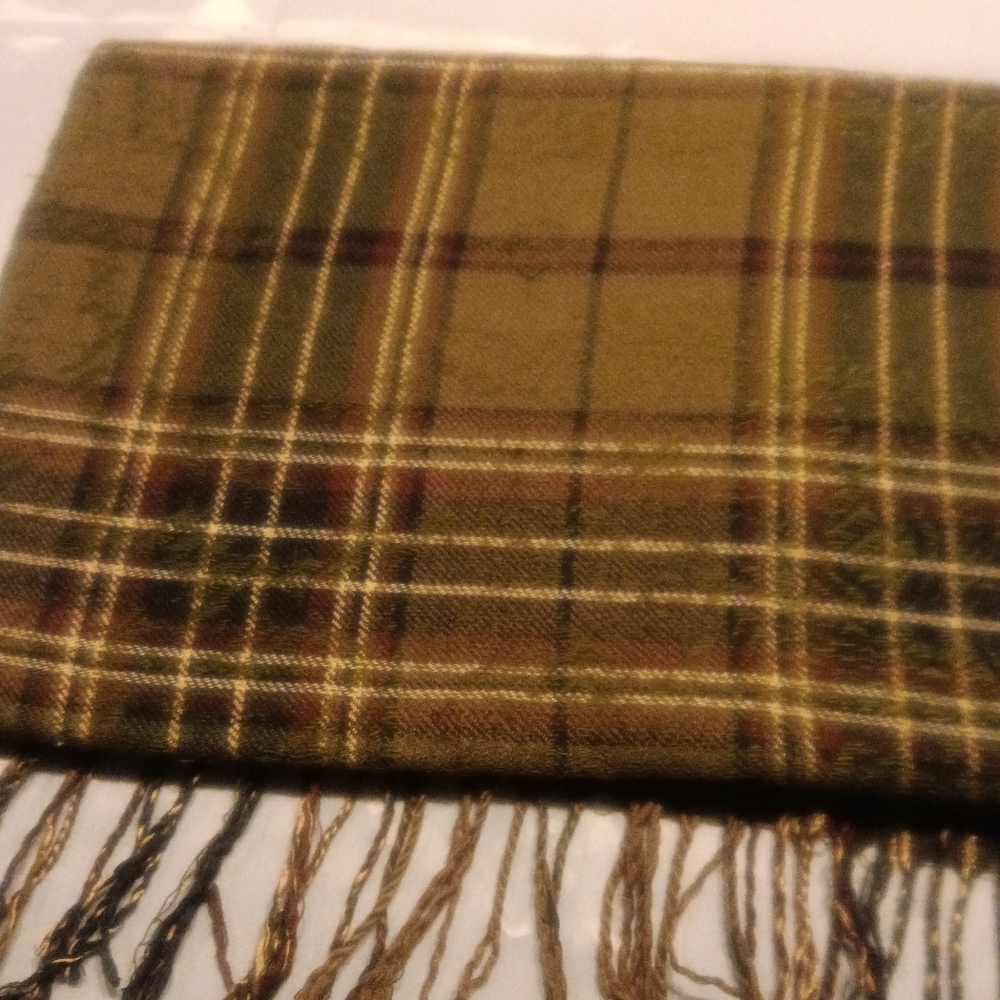 Shawl - Picture 7 of 8